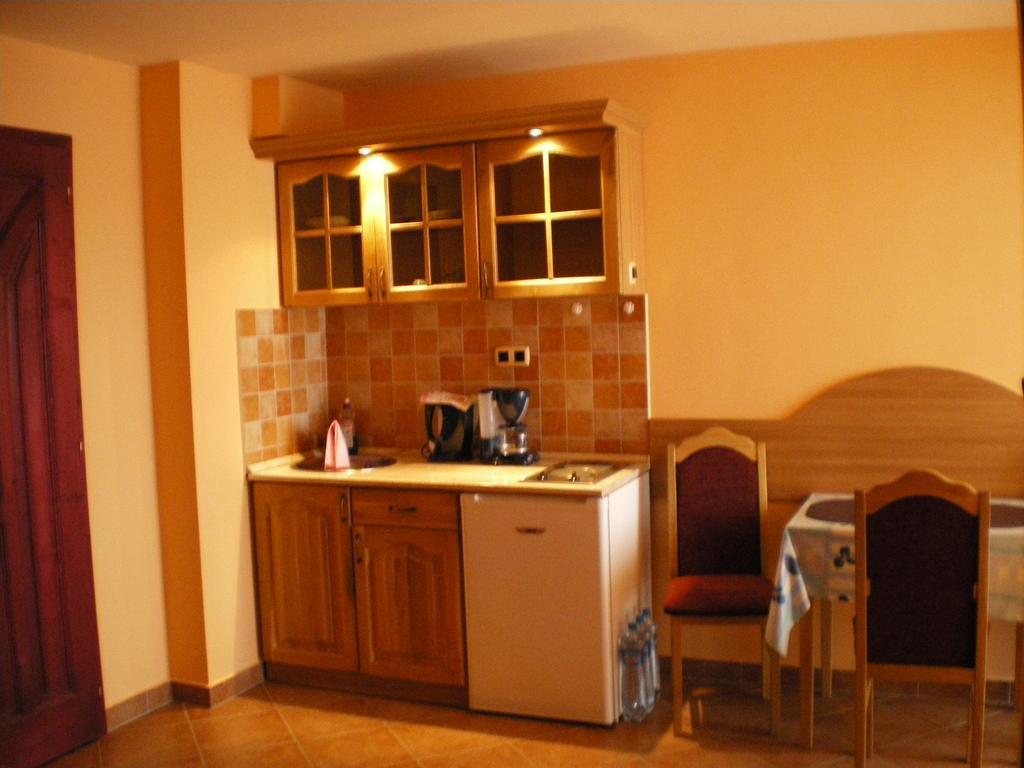 Mediterran-Apartmanok-Harkány Rom bilde